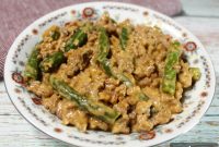 Keto Ground Beef and Green Bean Skillet Recipe