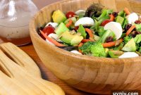 Crisp Garden Salad with Tangy Lemon Vinaigrette