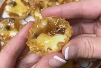 Phyllo Cups with Brie and Apple Jalapeño Jelly (3 Ingredients)
