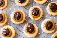 Twix Cookie Bars: Chewy Caramel Chocolate Treat Recipe