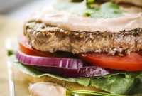 Creamy Sriracha Sauce Recipe for Burgers, Wraps & Sandwiches
