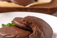 Homemade Thin Mint Cookies Recipe for Crisp Chocolate-Mint Cookies