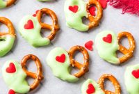 Grinch Christmas Pretzels: Festive Green Candy Pretzel Recipe