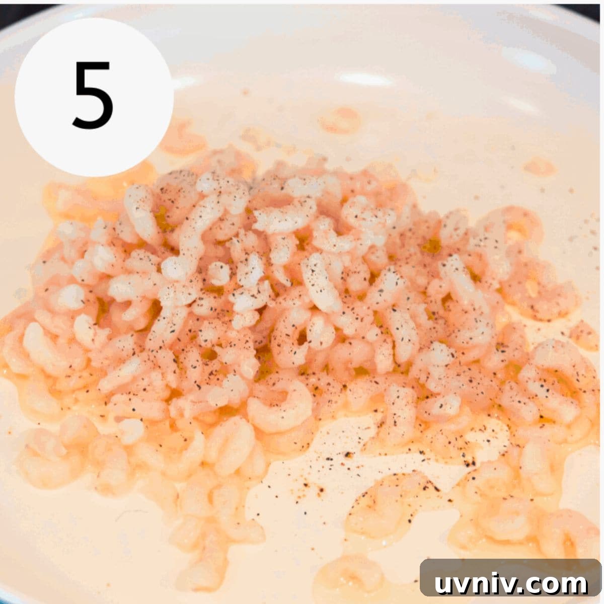 Spanish Cauliflower Rice with Shrimp — Quick Low-Carb Recipe 8 img 10075 7