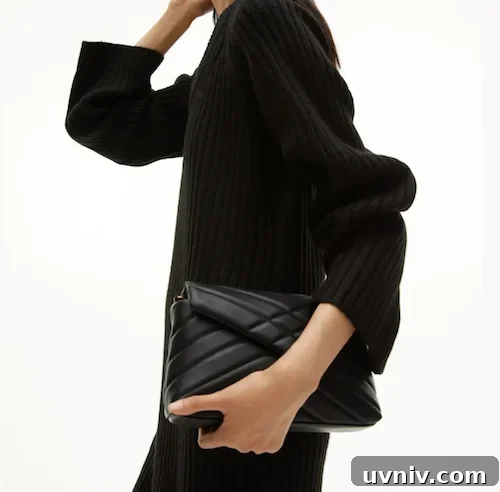 Versatile Fall Capsule Wardrobe: Essential Pieces & Outfit Ideas 29 img 12962 31