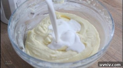 Cream Cheese Frosting Recipe: Simple, Smooth, and Delicious 10 Cream cheese frosting finished