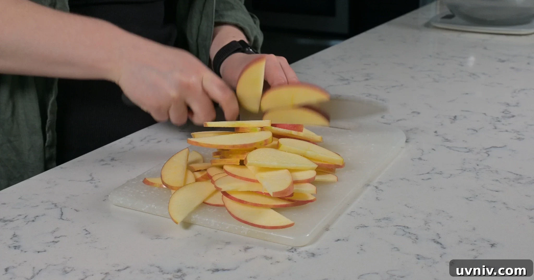 Classic Danish Æblekage Recipe — Rustic Apple Cake with Crumbs 13 Slicing apples for decoration.