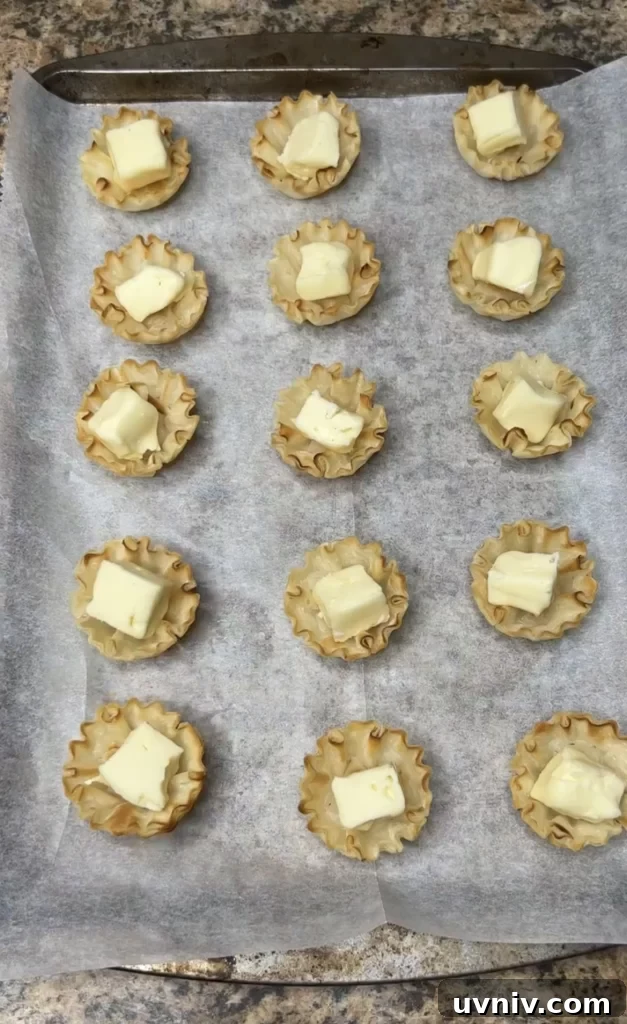 Phyllo Cups with Brie and Apple Jalapeño Jelly (3 Ingredients) 6 img 2446 5