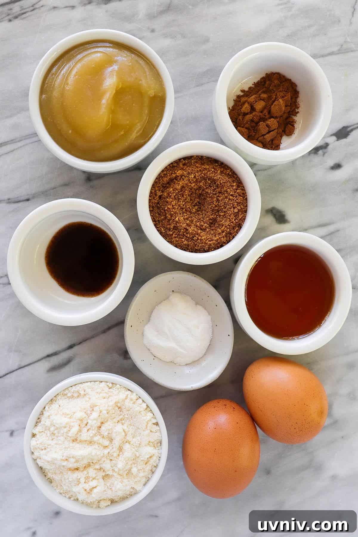 Paleo Apple Cinnamon Donut Holes Recipe — Gluten-Free Bites 4 Ingredients for the apple donuts.