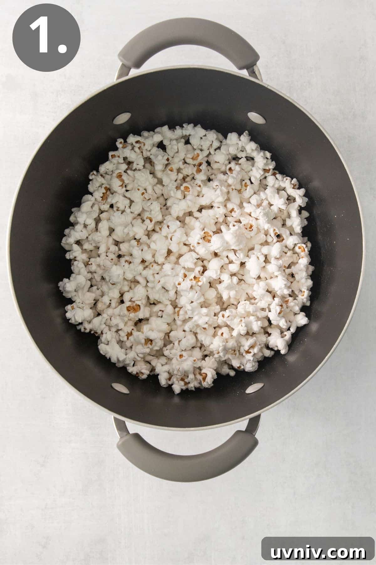Chocolate Drizzle Popcorn Recipe: Sweet, Crunchy Movie Treat 4 Popcorn in a pot