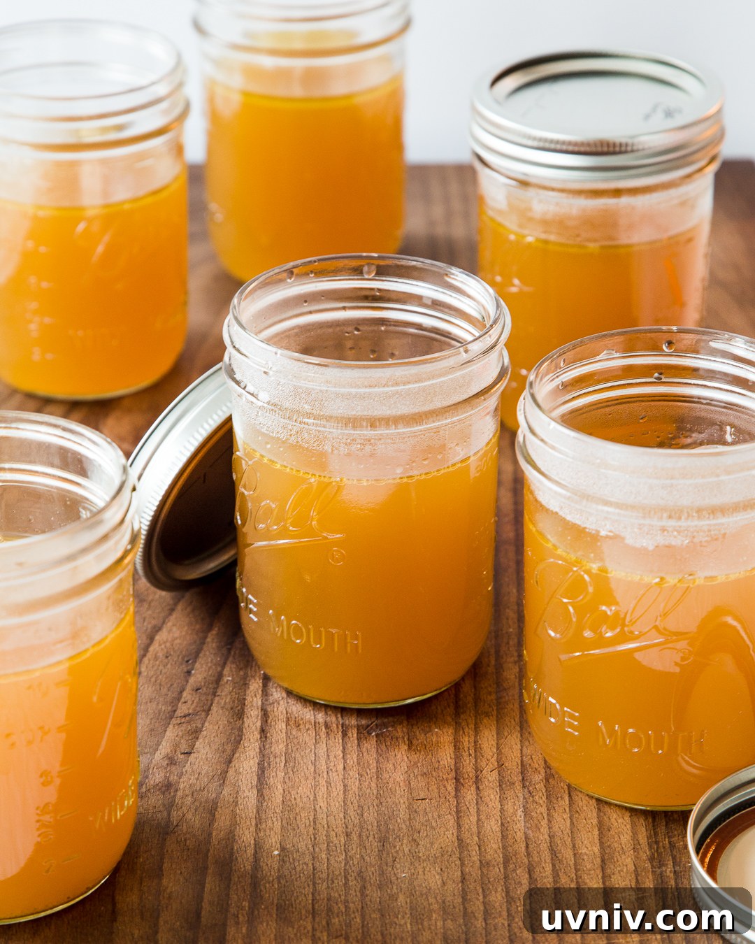 Homemade Bone Broth Recipe for Whole30 and Paleo Diets 2 Homemade Chicken Bone Broth Whole30 Paleo Primal Gourmet Easy