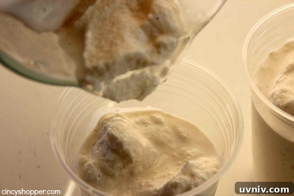 Copycat Starbucks Vanilla Bean Frappuccino - Super simple to make at home. Save yourself some $$'s.