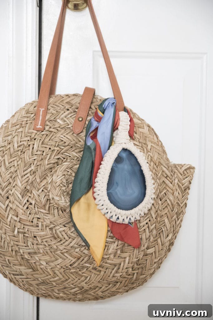 9 Stylish Macramé Projects to Update Your Home Décor 5 Agate Macrame Jewelry from Cuckoo4Design | 8 Modern DIY Macrame Projects