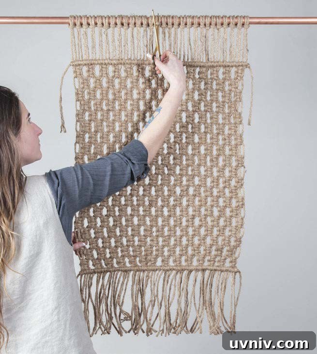 9 Stylish Macramé Projects to Update Your Home Décor 9 Macramé Rug from Retro Den | 8 Modern DIY Macrame Projects